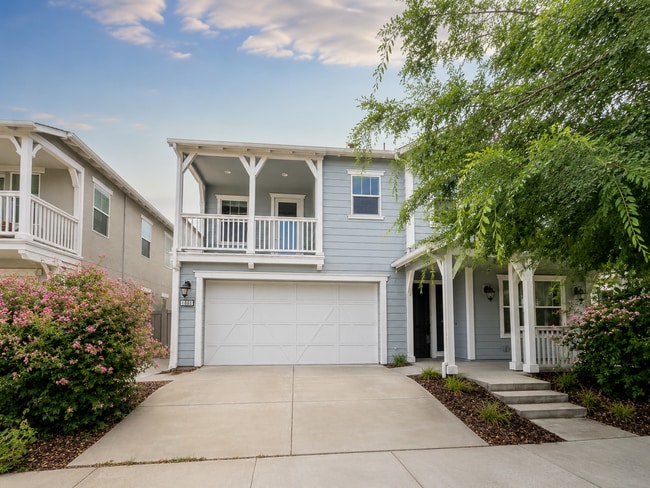 Building Photo - Gorgeous 4 Bedroom Model Home in the Cannery