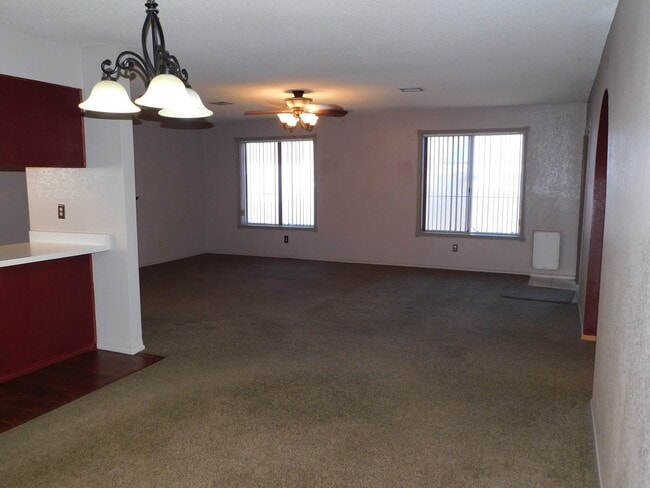 Photo - 4 BEDROOM HOME IN COLLEGE PARK!
