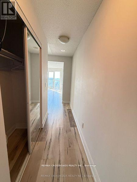 Photo - 125 Village Green Square Unit 3908