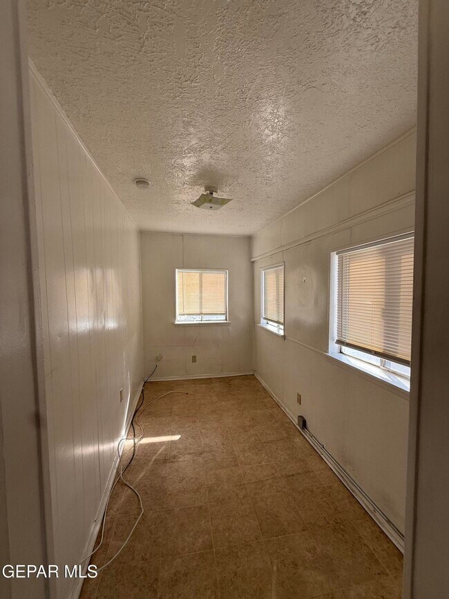 Photo - 1526 Yandell Dr Unit 3