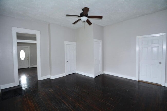 Photo - Cute 2 bed 1 Bath Home! Huge Walk in Closet!!!!