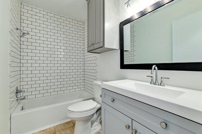 Photo - 204 Northwest Dr Unidad B