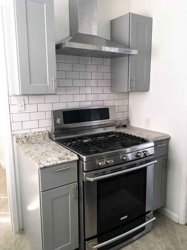 Kitchen - 10051 Bernhardt Dr Casa