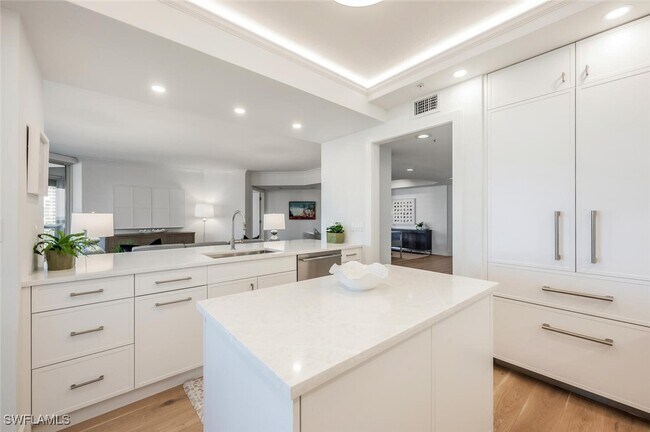 Photo - 4021 Gulf Shore Blvd N Unit 702