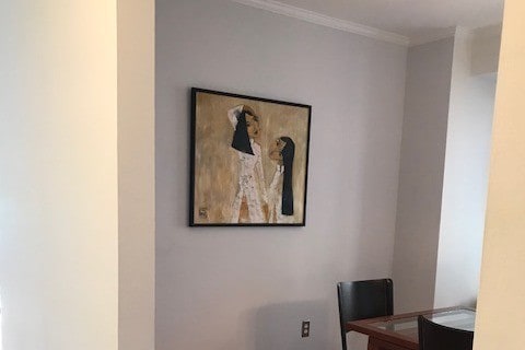 Hay una cantidad decente de casas antiguas a lo largo del vecindario First Courthouse. - 4301 Massachusetts Ave NW Unidad 3008