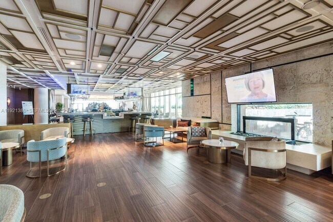 6801 Collins Ave Unit 320