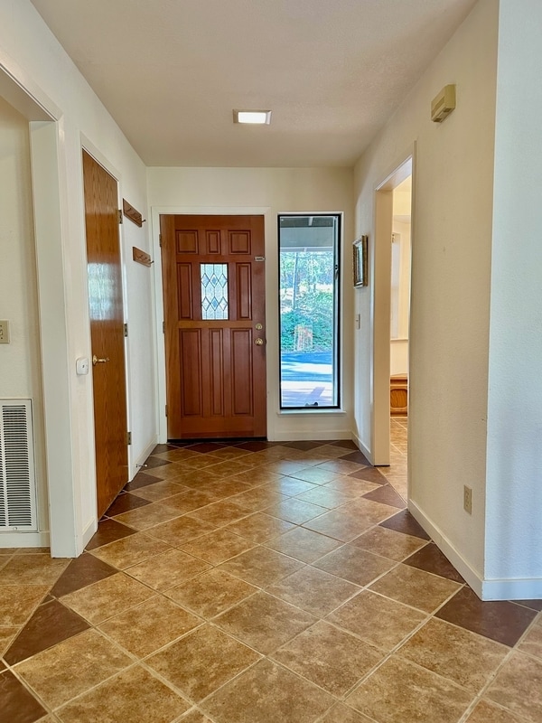 Photo - 15593 Carrie Dr