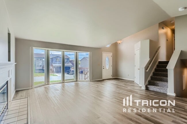 Photo - 27514 Country Pl NW