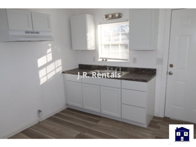 Photo - 503 W Washington Ave