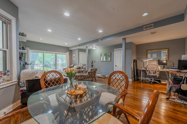 Photo - 2127 N Clark St Unit 2