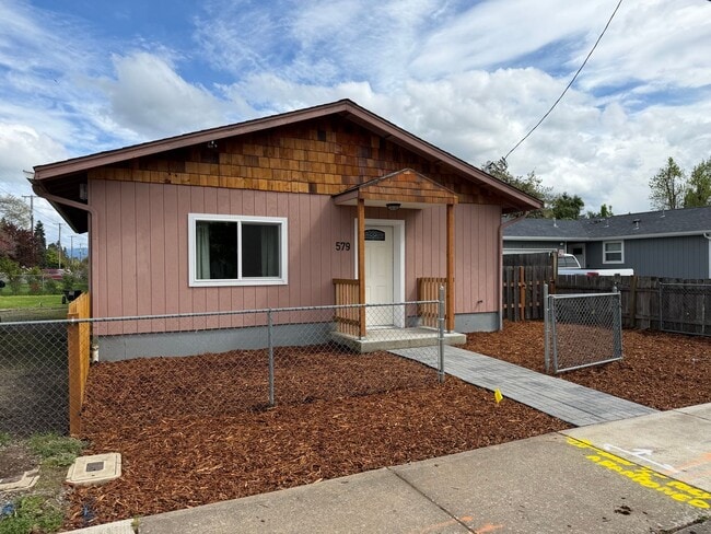 Building Photo - Beautiful 1 bedroom 1 bath unit in Springfield!