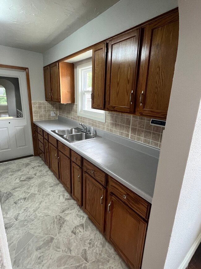 Photo - 6063 Secor Rd