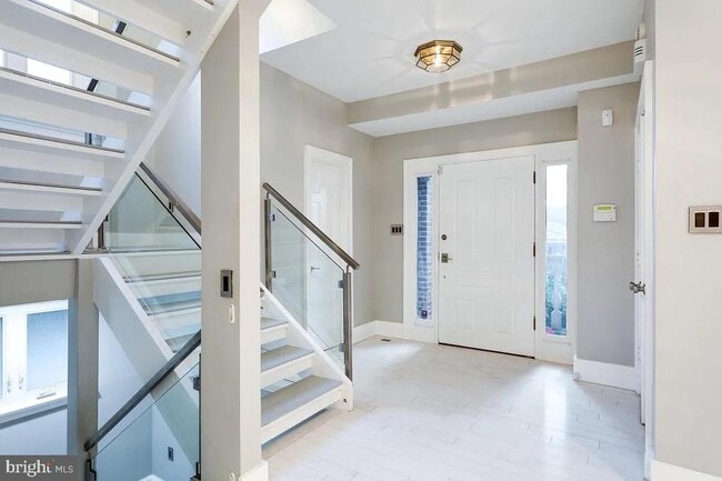 Photo - 4611 Charleston Terrace NW