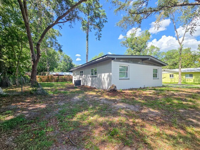 Photo - Beautifully Renovated 3/2 in Madison Park