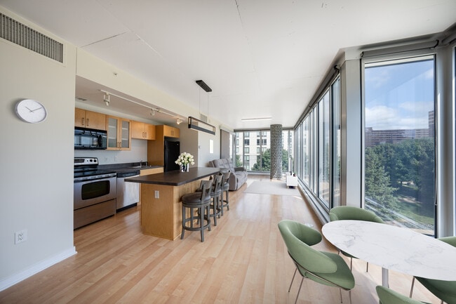 Photo - 8151 33rd Ave S Unidad 305 E