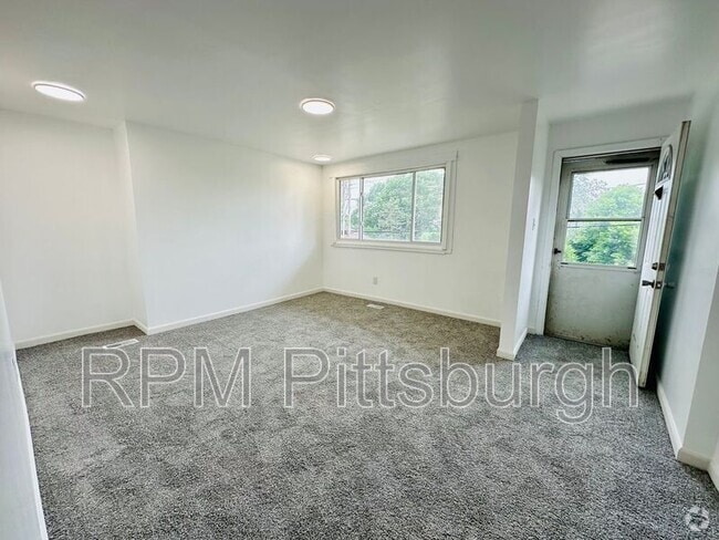 Building Photo - 42 Climax St Rental