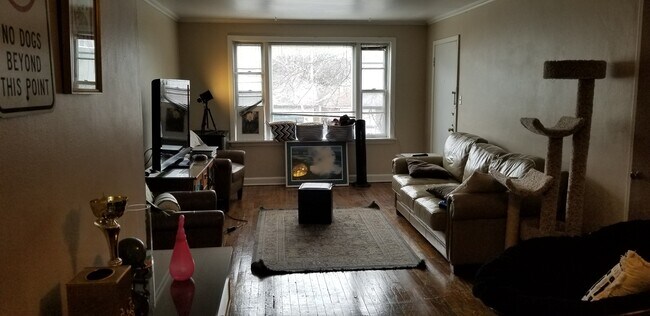 Photo - 2120 E Locust St Unidad 2
