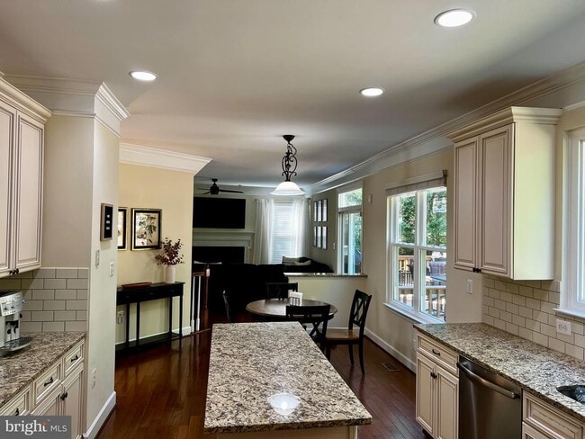 Photo - 46812 Backwater Dr