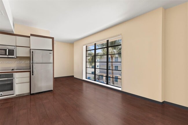 Photo - 435 21st St Unit 301