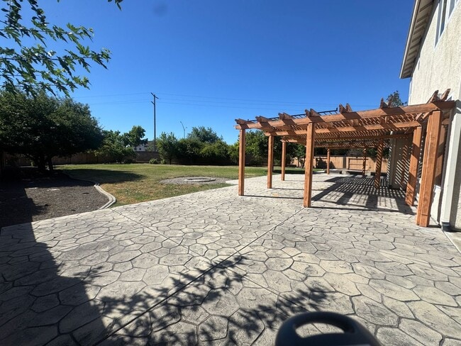Photo - Great Location! 5BD and 3BA in a desirable North Stockton