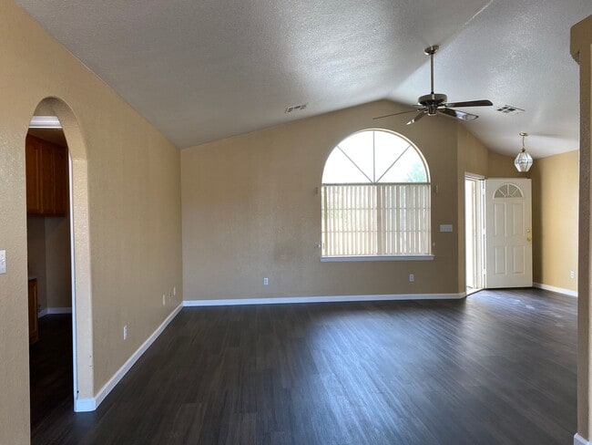 Photo - COUNTRY PLACE II U3 - Bluebird Avenue