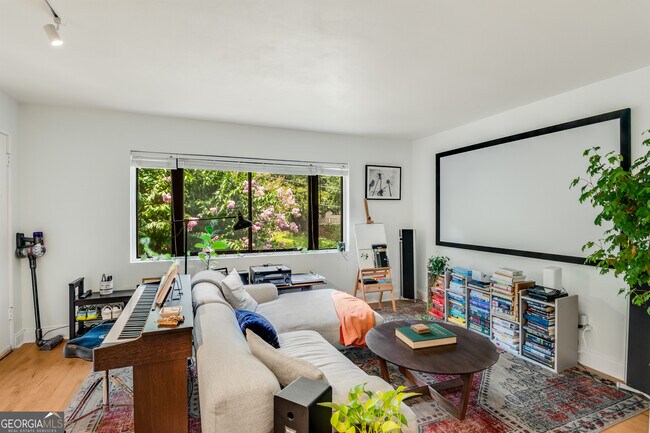 Photo - 96 Ardmore Pl NW Unit APT 3