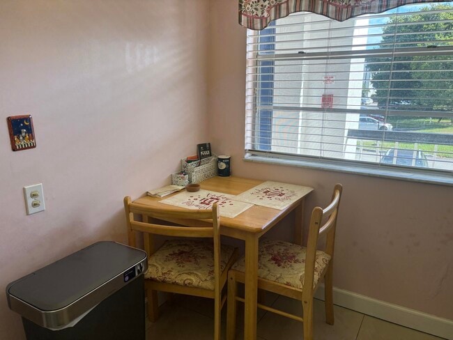 Photo - 4602 Martinique Way Unit H2