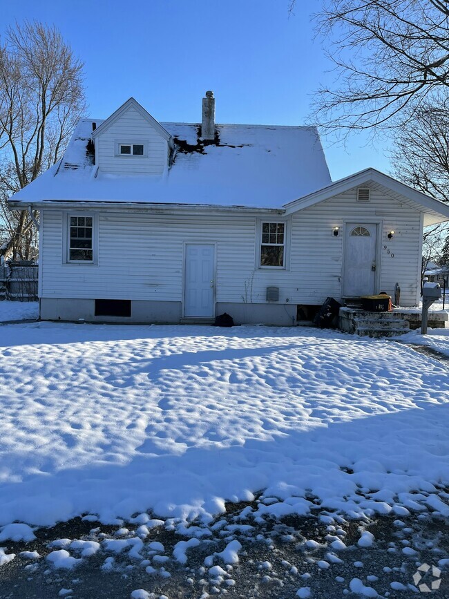 Building Photo - 950 East Dr Rental