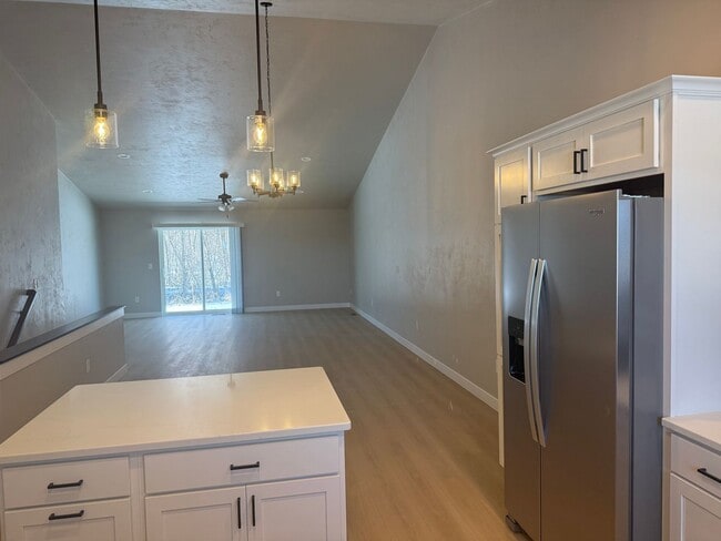 Photo - 2625 Lawrence Ln Unit 2625