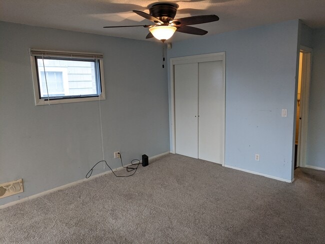 Photo - 819 Kenwood Pkwy Unidad 11