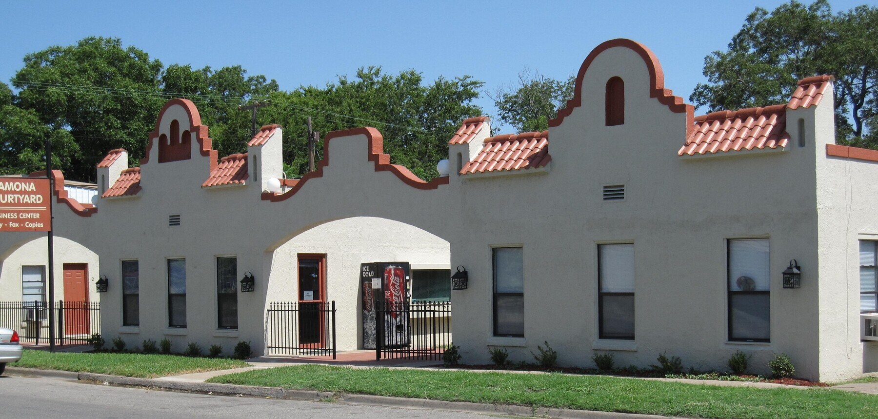 ALL BILLS PAID Ramona Courtyaqrd - 502 W Avenue G