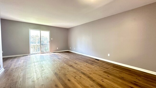 Photo - 704 St Peters Ct