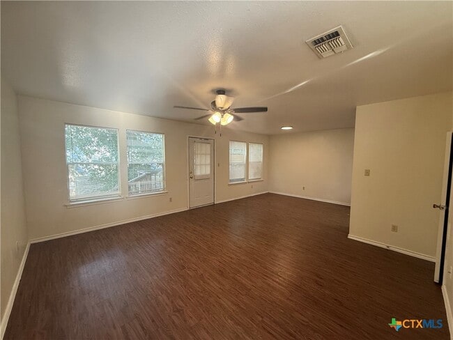 Photo - 1000 Sagewood Trail