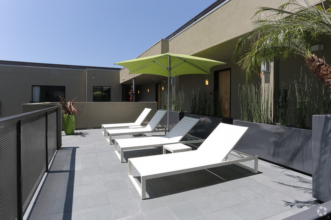 sundeck