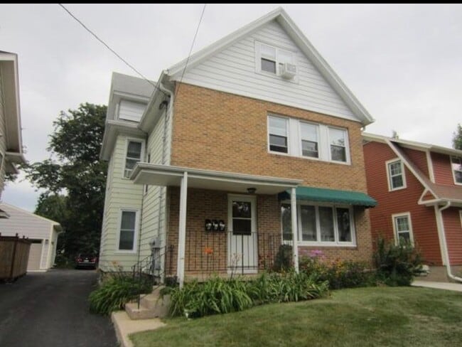 Building Photo - 521 Maple Ave Unit 1