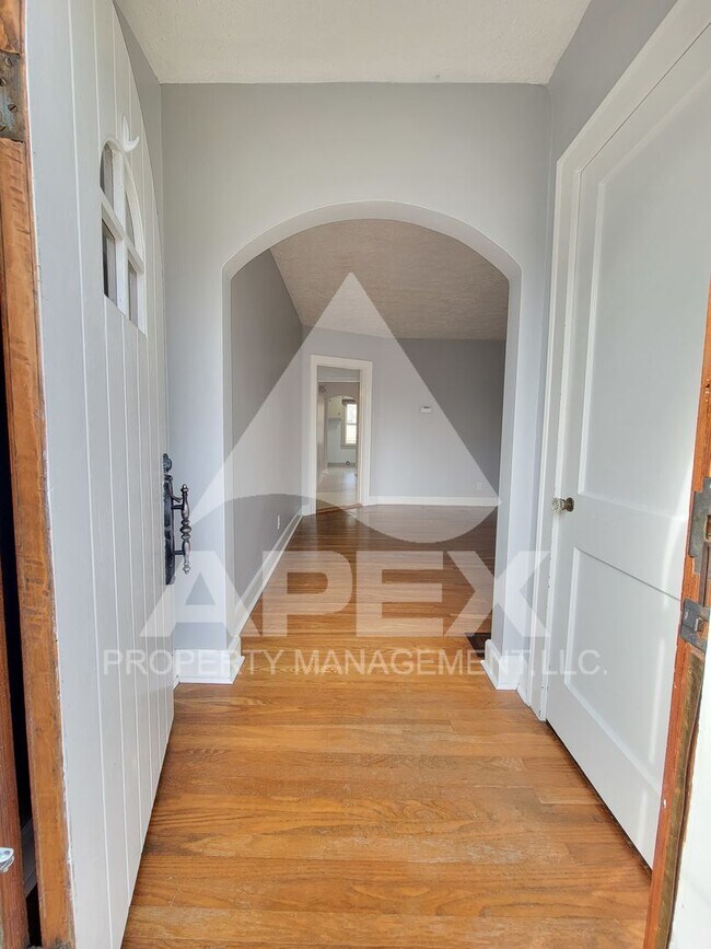 Photo - Craftsman Style 2 Bd 1- Ba Single Family H...