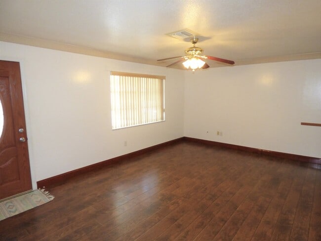 Photo - Port Charlotte 2-bedroom 1-bathroom home, convenient to shopping and schools