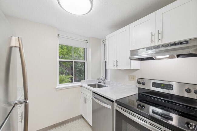 1BR, 1BA - 680SF - Kitchen