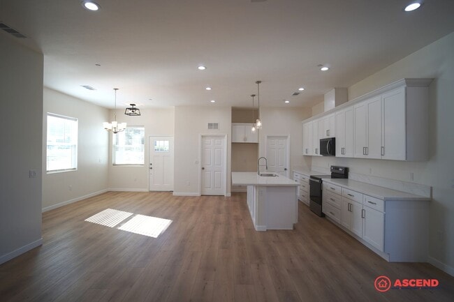 Photo - Brand New Home In Tehachapi!