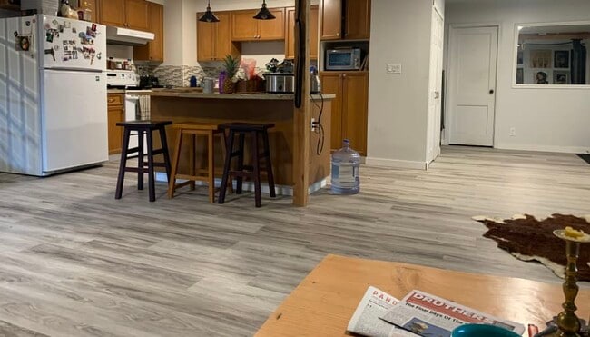 Building Photo - 2771 Vargo Rd Unit 2771 vargo