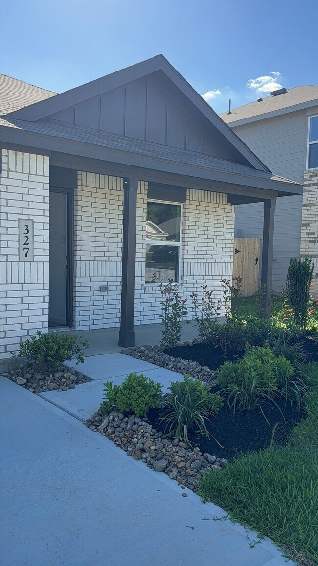 Photo - 327 Parkin Ct
