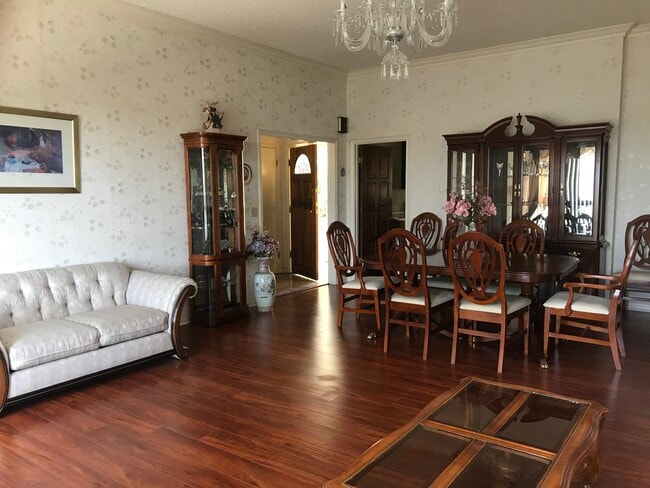 Living Room & Dinning Table