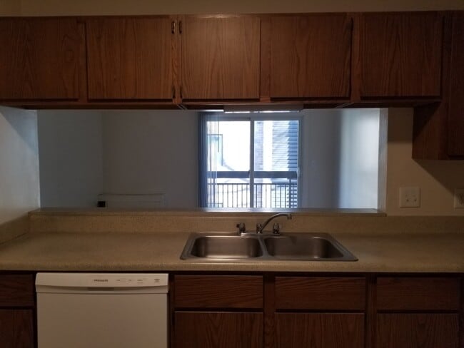 Photo - 200 Grand Ave