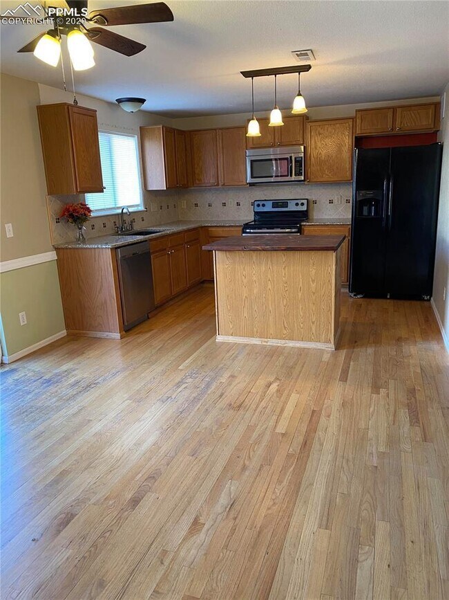 Photo - 5710 Vermillion Bluffs Dr