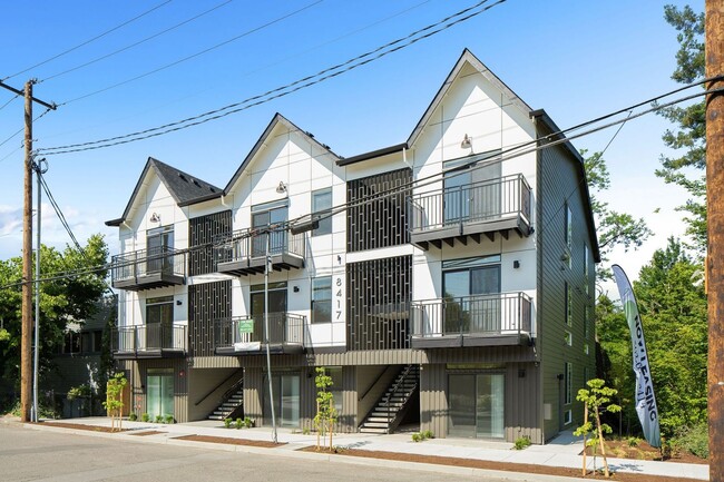 Building Photo - 8417 SW 24th Ave Unit 206 Rental