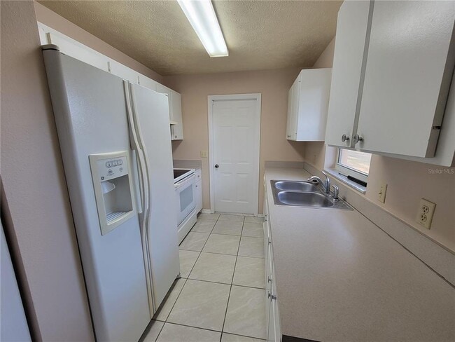 Photo - 51 Hemlock Radial Cir