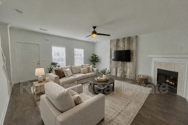 Photo - 1101 Downs Blvd