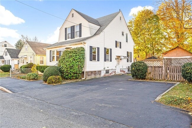 Photo - 12 Lookout Ave