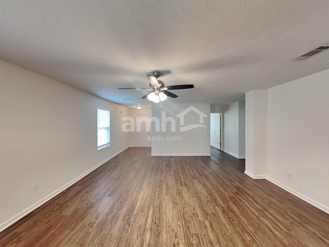 Photo - 343 Campfire Dr