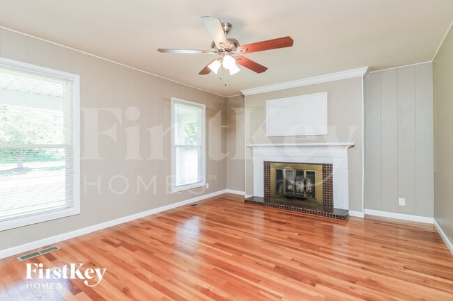 3598 Whispering Woods Dr